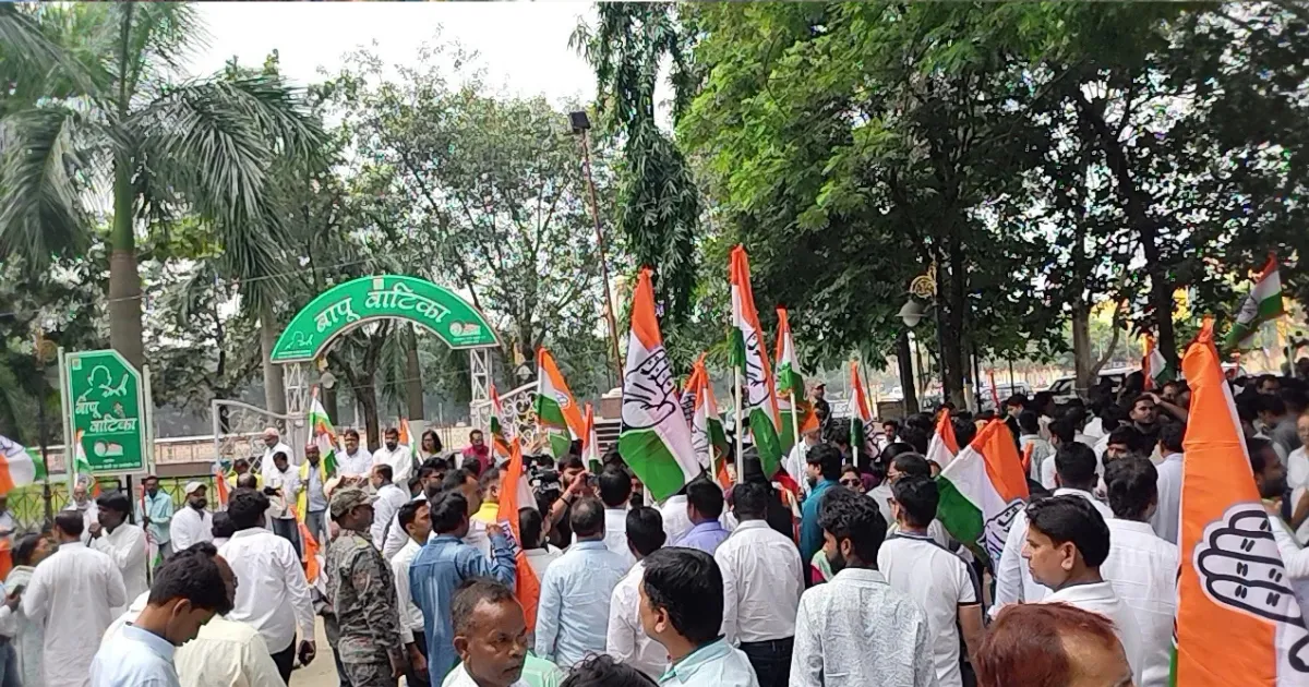 Ranchi News: OBC कॉलम की मांग को लेकर कांग्रेस का लोकभवन मार्च, नेताओं ने सौंपा ज्ञापन