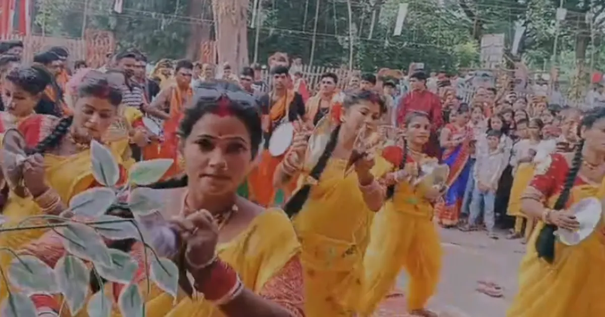 साहिबगंज में अष्टभुजा मां दुर्गा की प्रतिमा का नगर भ्रमण, सप्तमी को खुलेगा मंदिर का पट