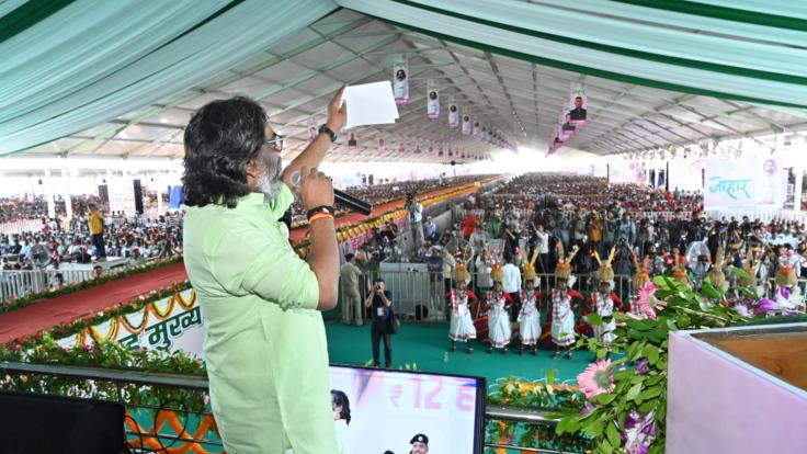 हेमंत ने मोदी पर फोड़ा उत्पाद सिपाही अभ्यर्थियों की मौत का ठीकरा, किया दावा : कोविड इंजेक्शन है मौत का कारण