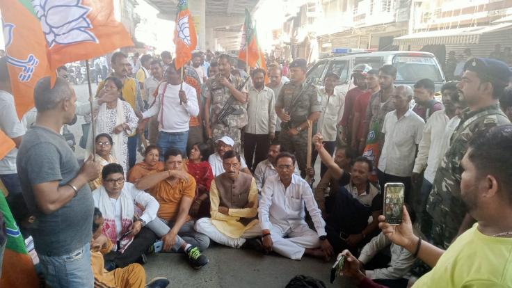 अनिल टाइगर की हत्या के विरोध में रांची बंद, BJP- AJSU, JLKM समेत कई संगठनों के समर्थक सड़कों पर