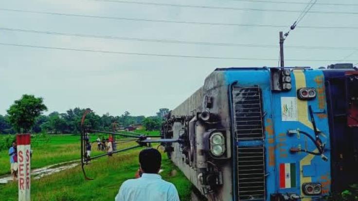 Breaking : मुरी में रेल दुर्घटना, बाक्साइड लदा मालगाड़ी हुआ डिरेल