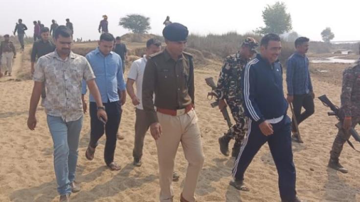 जमुई में पुलिस और बालू माफियाओं में मुठभेड़, कई राउंड फायरिंग