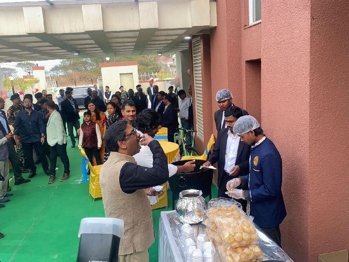 सख्त तेवर वाले सीएम का सादा अंदाज़: गुपचुप खाते दिखे Hemant Soren, जन्मोत्सव में हुए थे शामिल