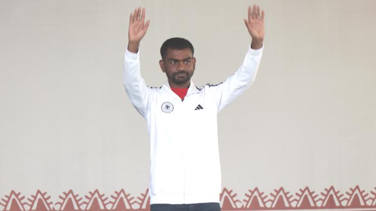 मंच सजा था हेमंत का, मजा मार गये जयराम...