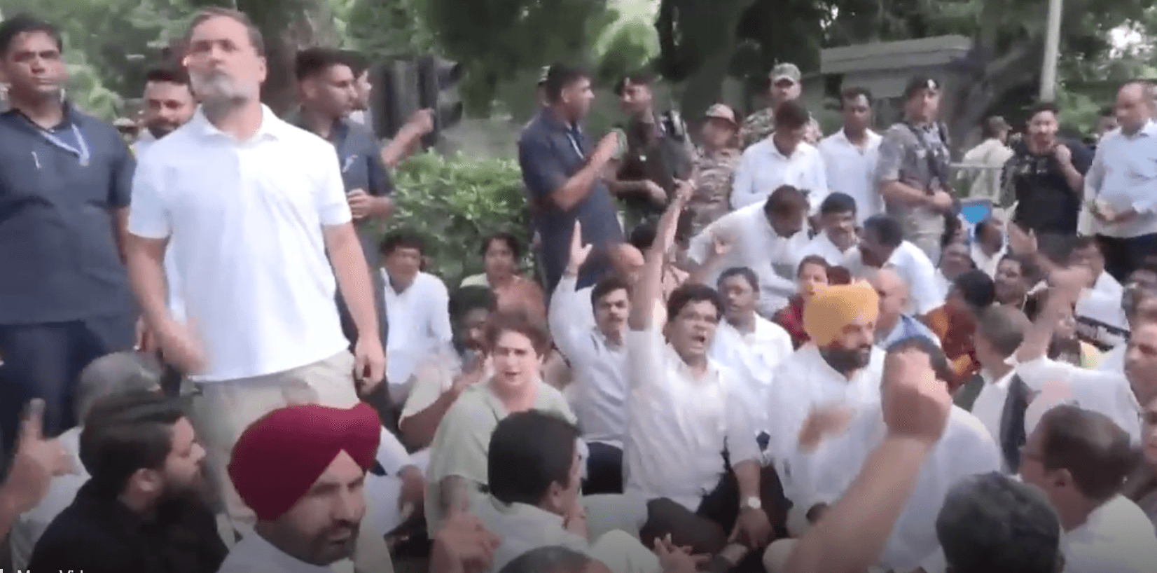 PM आवास के पास राहुल, प्रियंका और खरगे का धरना, छात्र आंदोलन के समर्थन में कांग्रेस