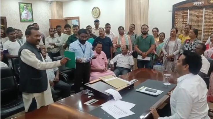 चाईबासा DC ने कर दिया Ex CM मधु कोड़ा को बेइज्जत! कैमरा देखते ही तेज आवाज हो जाता है?