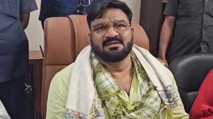 एयर एंबुलेंस से दिल्ली मेदांता शिफ्ट किए गए मंत्री हफीजुल हसन, कल बिगड़ी थी तबीयत