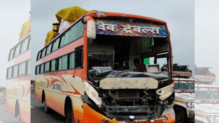 पटना से सुपौल जा रही बस कंटेनर से टकराई, झंझारपुर में हुआ हादसा – कई यात्री घायल