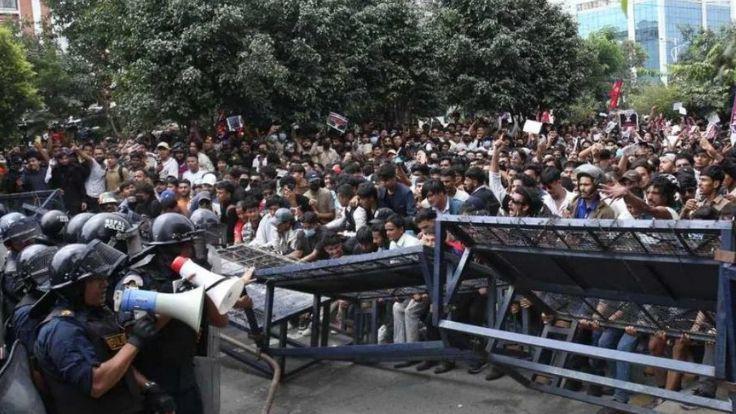 नेपाल में Facebook-Insta बैन के खिलाफ Gen Z का हिंसक प्रदर्शन, संसद में घुसे प्रदर्शनकारी, कई इलाकों में कर्फ्यू