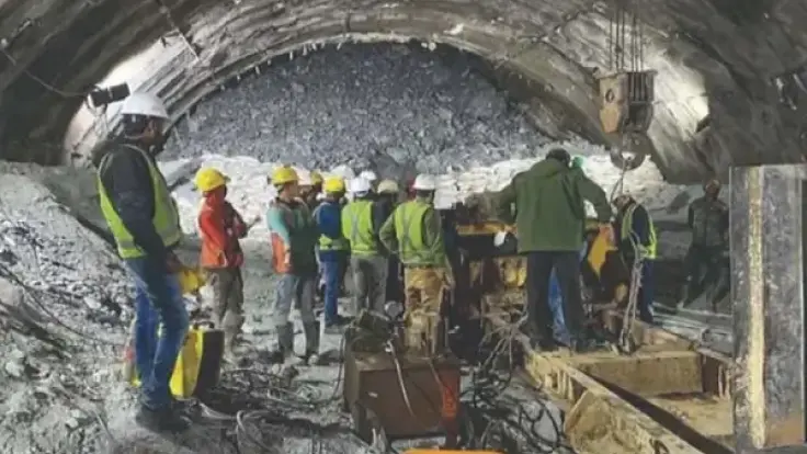 तेलंगाना सुरंग हादसा: 36 घंटे से फंसे गुमला के मजदूर, सीएम हेमंत ने कहा हमारे अधिकारी संपर्क में