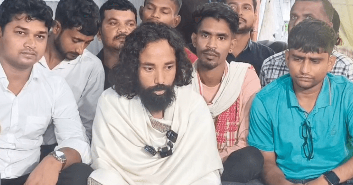 परीक्षा रद्द होने के बाद भी सड़क पर छात्र, देवेंद्र नाथ महतो बोले- अब सरकार की कार्रवाई देखेंगे