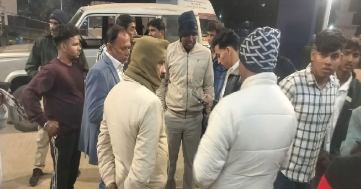 डीजे बजाने के विवाद में दो गुटों के बीच हिंसक झड़प, चाकू और बीयर बोतल से हमला, कई घायल