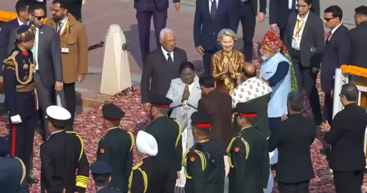 Republic Day 2026: कर्तव्य पथ पर शहादत को नमन, राष्ट्रपति द्रौपदी मुर्मू ने किया गणतंत्र दिवस समारोह का नेतृत्व