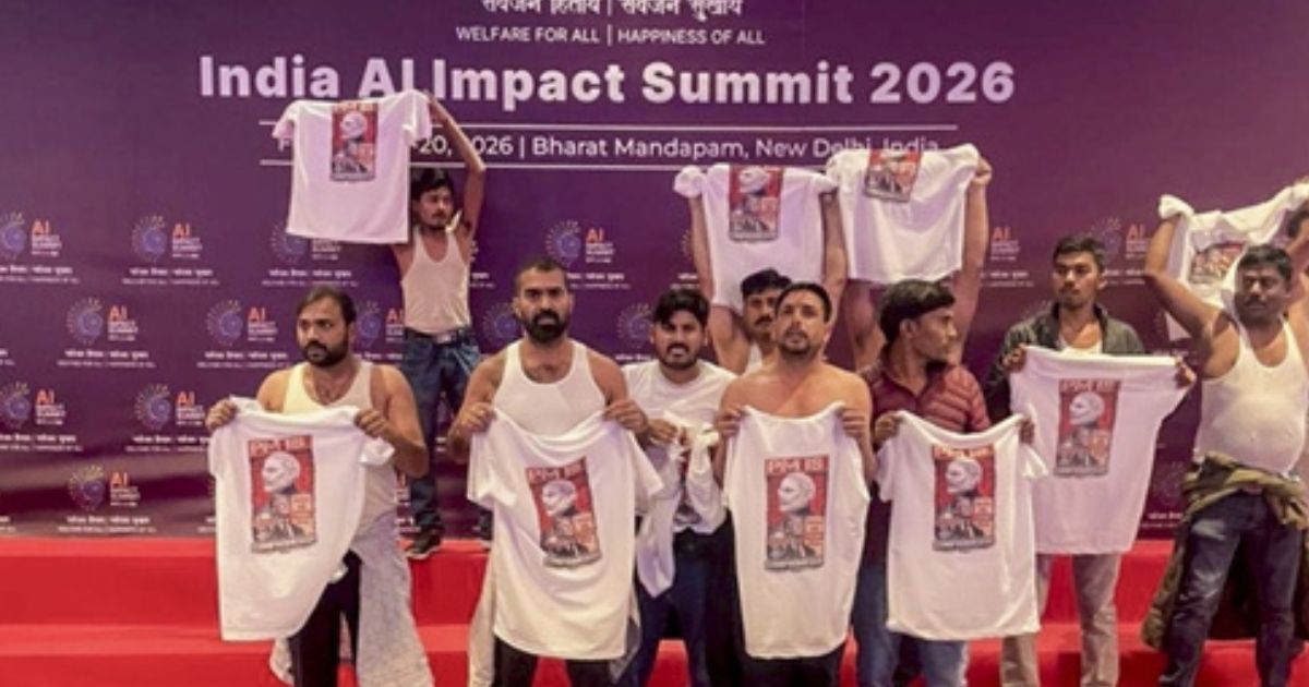 AI इम्पैक्ट समिट में नारेबाजी, स्वेटर उतारकर प्रदर्शन; बिहार और यूपी के यूथ कांग्रेस नेता हिरासत में