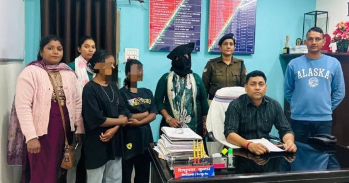 लड़कियों की तस्कर रेशमा शिकंजे में, दिल्ली में बच्चियों को बेचती थी. सिमडेगा की दो लड़कियों को आरपीएफ ने ऐसे बचाया