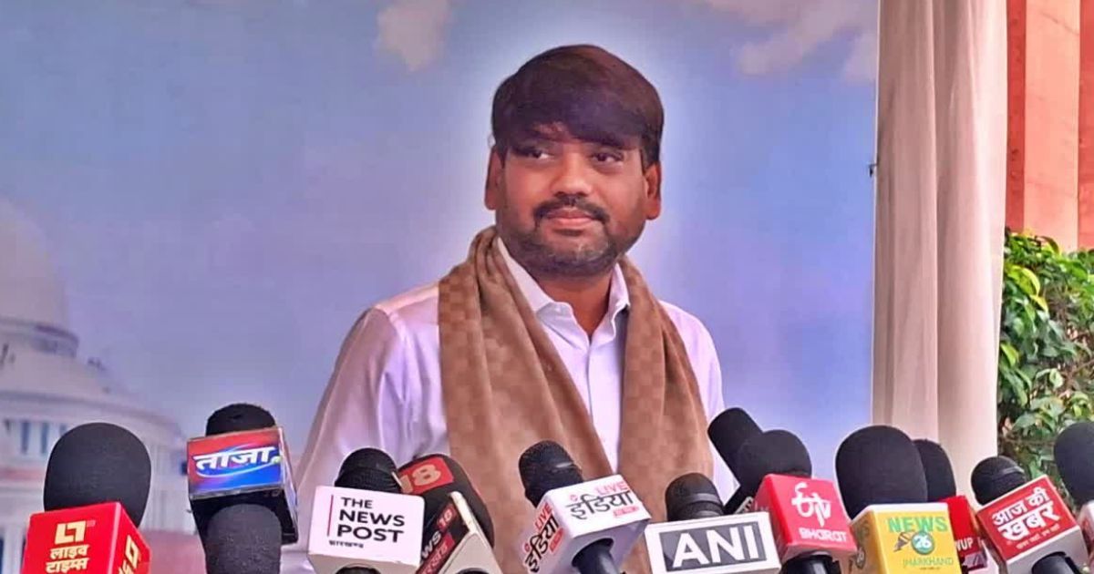 हेमंत से मुलाकात के बाद बढ़ी सियासी हलचल: क्या JMM की ओर बढ़ रहे हैं संजीव सिंह?