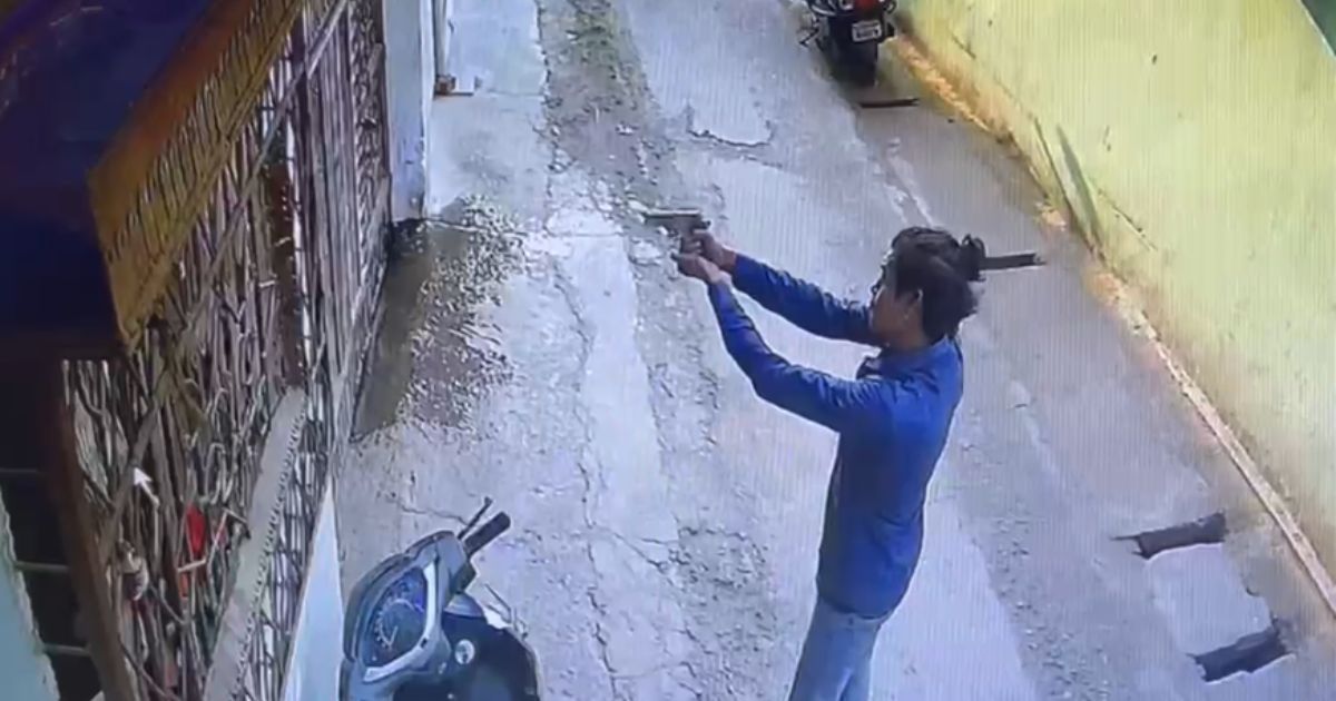 आदित्यपुर के आशियाना इलाके में सुबह-सुबह अपराधियों ने की फायरिंग, घटना सीसीटीवी में कैद  