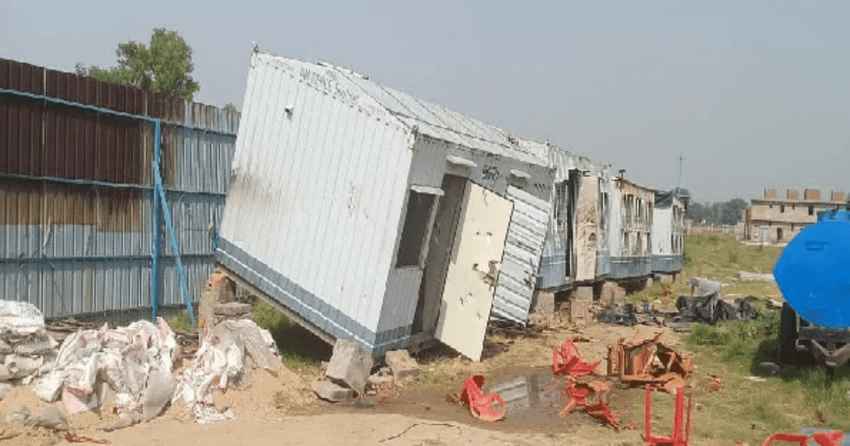 हजारीबाग: NTPC बादाम कोल परियोजना में ग्रामीणों का उग्र प्रदर्शन, साइट कार्यालय में की तोड़फोड़