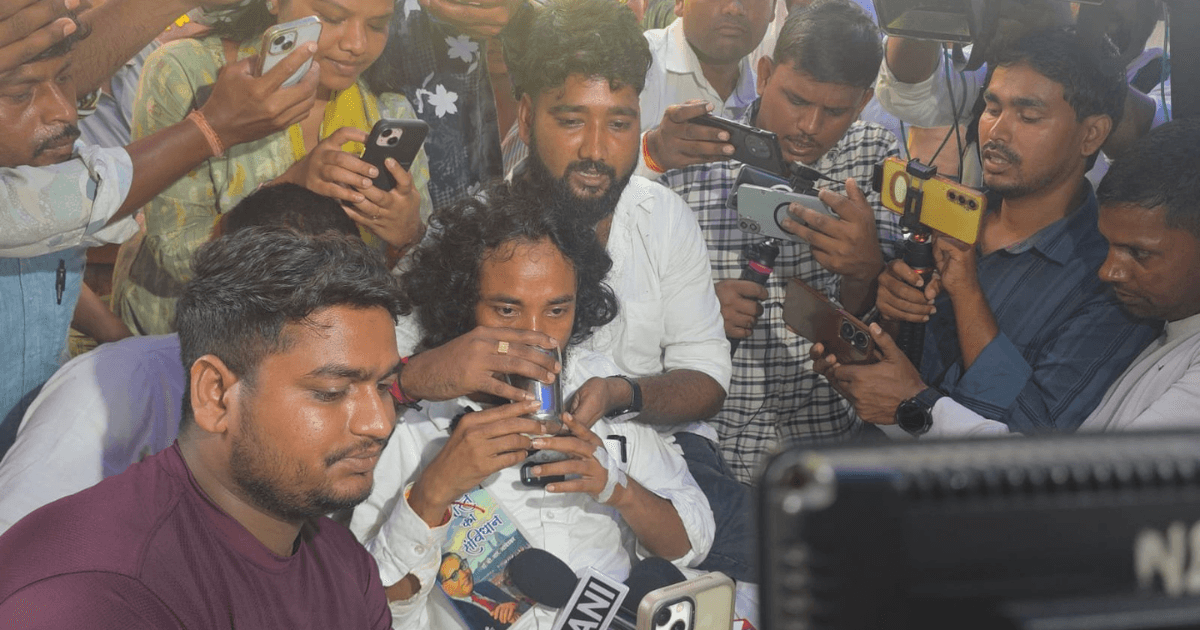 JPSC-JSSC भर्ती विवाद: सोनम वांगचुक की अपील के बाद देवेंद्रनाथ महतो ने किया जल ग्रहण, आंदोलन रहेगा जारी