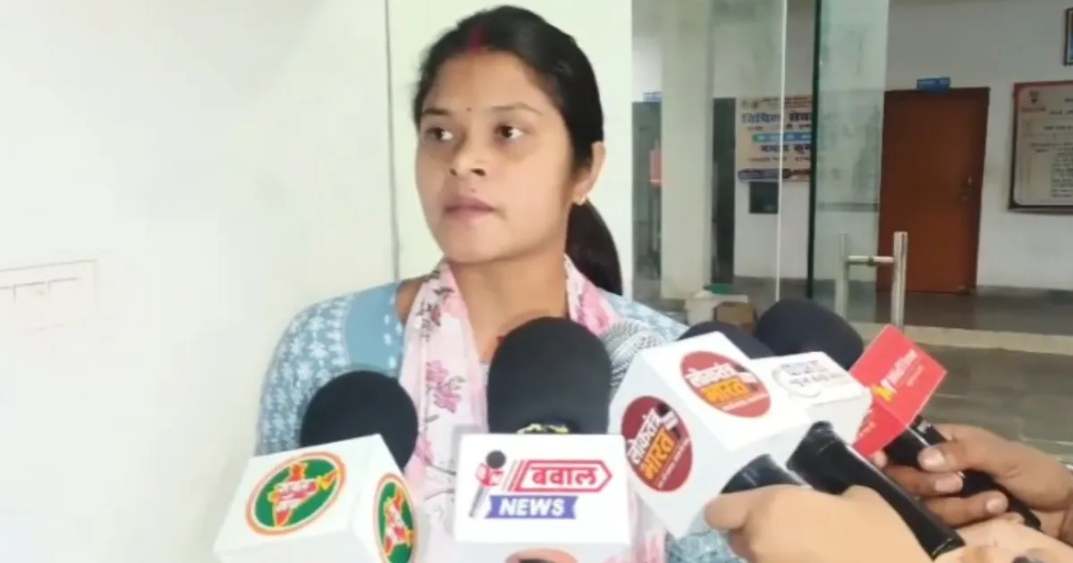 सोशल मीडिया पर आपत्तिजनक पोस्ट को लेकर बेबी महतो ने साइबर थाने में की शिकायत