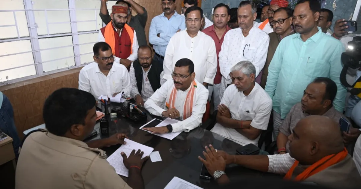 रांची में श्यामा प्रसाद मुखर्जी की प्रतिमा पर कालिख, भाजपा ने दर्ज कराई FIR