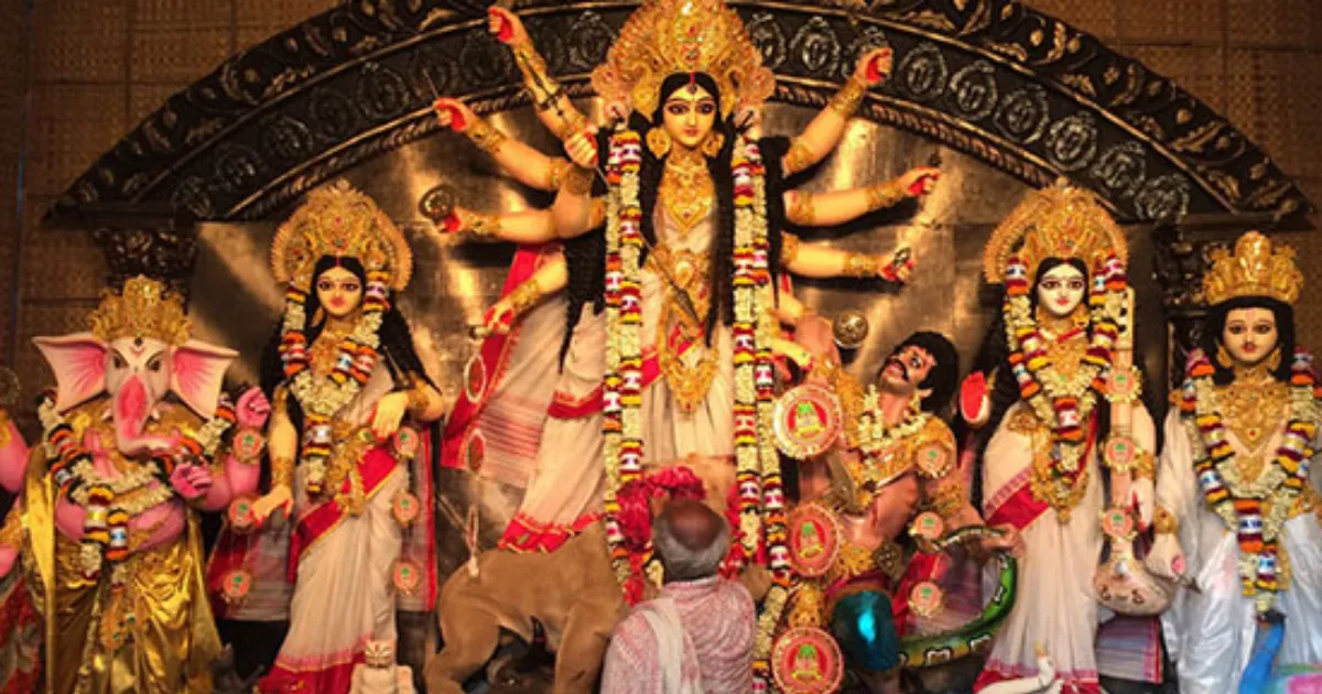 दुर्गा पूजा को लेकर रांची में ट्रैफिक व्यवस्था में बड़ा बदलाव, जानें किन रास्तों पर रहेगी रोक और क्या होगा रूट डायवर्जन