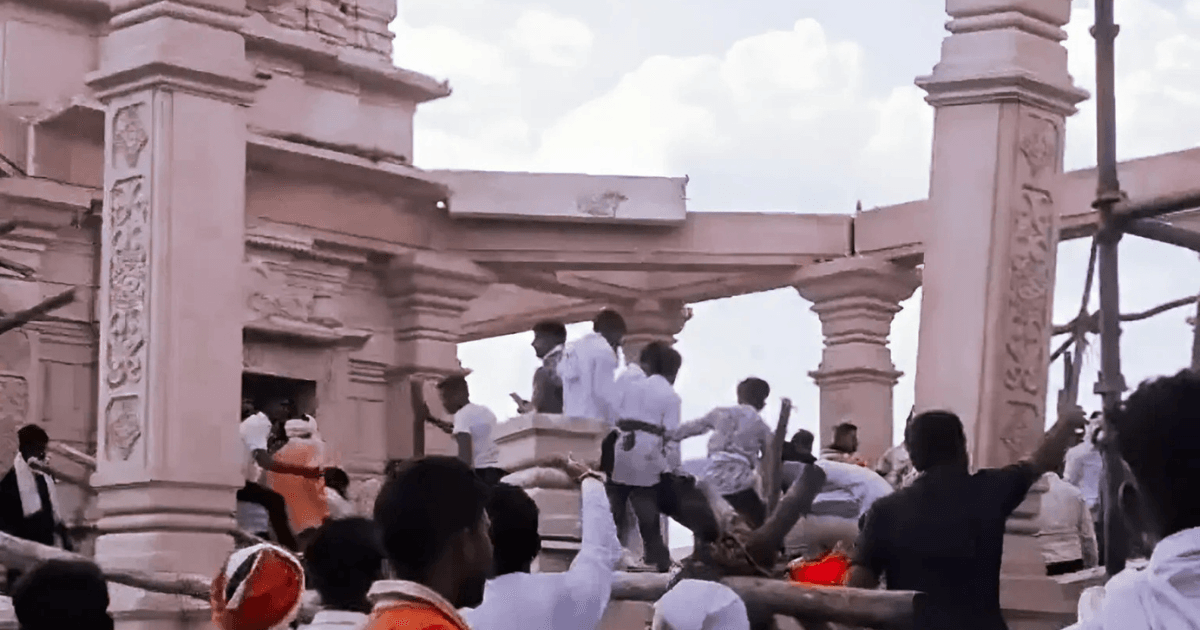 VIDEO: महाराष्ट्र में बड़ा हादसा, परभणी के यशवाड़ी मारुति मंदिर की छत गिरी, 5 श्रद्धालुओं की मौत, कई अब भी मलबे में फंसे