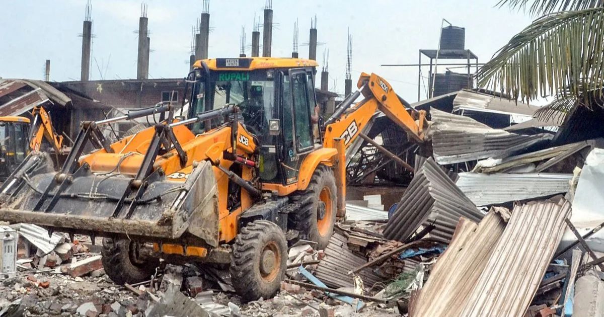 बिहार में बुलडोजर एक्शन पर सियासत,  विधानसभा तक पहुंचा मामला