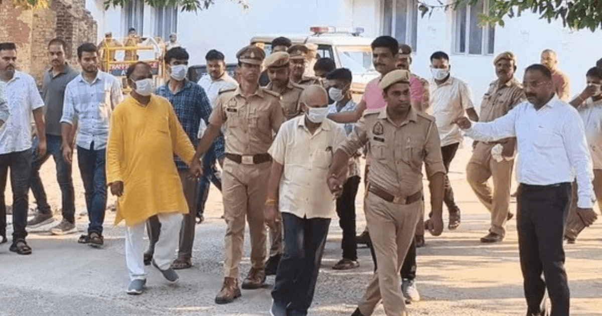 राम मंदिर चढ़ावा चोरी मामला: आठों आरोपी जेल भेजे गए, अब पुलिस रिमांड की तैयारी, सीओ आशुतोष त्रिपाठी को सौंपी गई जांच 