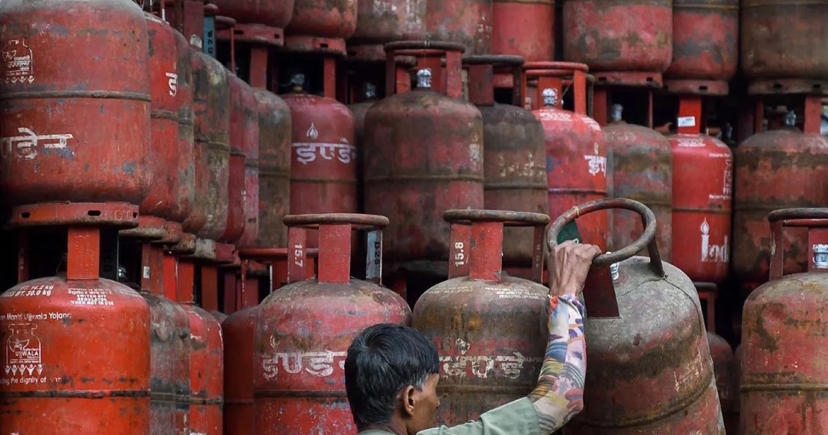 सिलिंडर रिफिल बुकिंग में कोई बदलाव नहीं: पेट्रोलियम मंत्रालय ने सोशल मीडिया की अफवाहें खारिज कीं