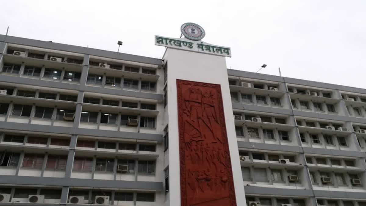 सड़क बनी नहीं, बिल पास हो गया! रिटायर्ड इंजीनियर की पेंशन में 5 साल तक 20% कटौती