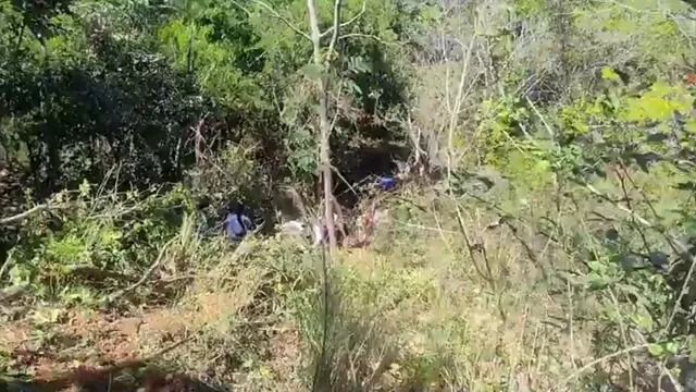 हिमाचल के कांगड़ा में बड़ा हादसा: 90 फीट गहरी खाई में गिरी ट्रैक्टर-ट्रॉली, तीन श्रद्धालुओं की मौत