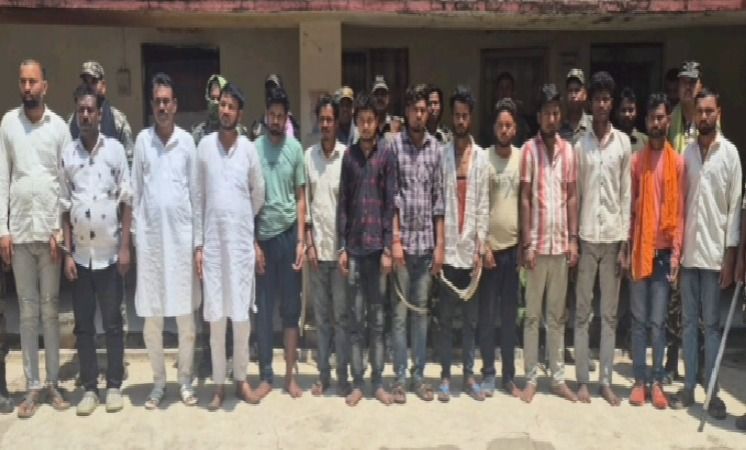 गढ़वा में पुलिस पर पथराव: 84 नामजद + 400 अज्ञात पर केस, 14 आरोपियों को जेल भेजा गया