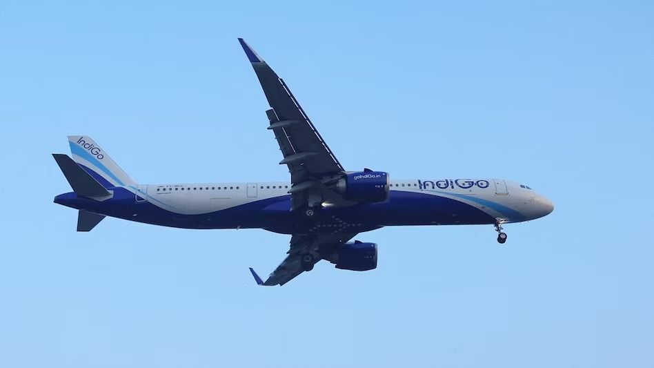 ‘विमान में बम है’... हवा में IndiGo फ्लाइट में मिला धमकी भरा खत, बेंगलुरु में कराई गई सेफ लैंडिंग
